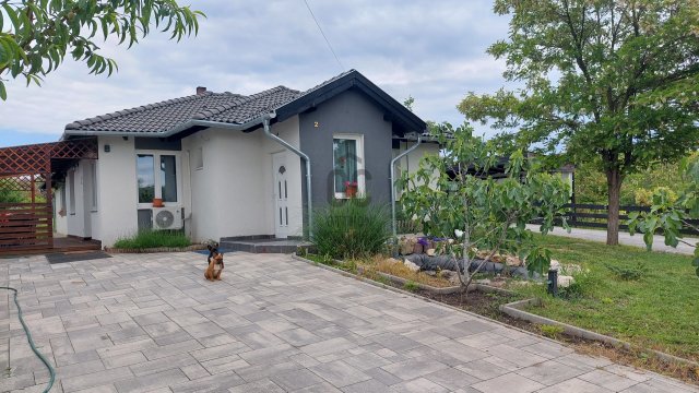 Eladó családi ház, Érden 220 M Ft, 6 szobás