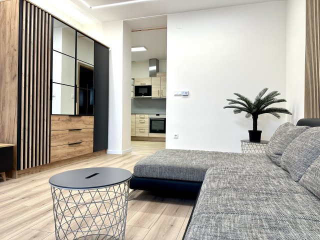 Kiadó téglalakás, albérlet, Győrött 250 E Ft / hó, 2 szobás