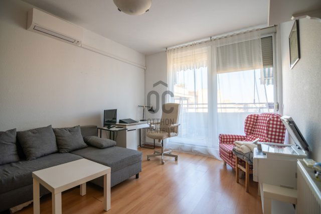 Eladó téglalakás, Budapesten, VIII. kerületben, Koszorú utcában