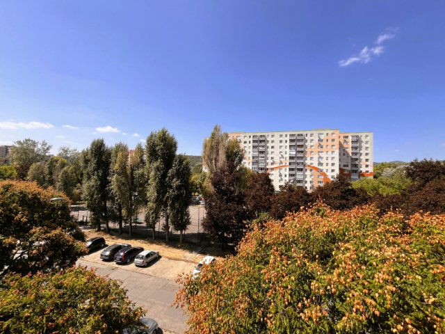 Eladó téglalakás, Budapesten, III. kerületben 51.99 M Ft