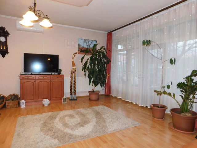 Eladó családi ház, Vonyarcvashegyen 117 M Ft, 5 szobás