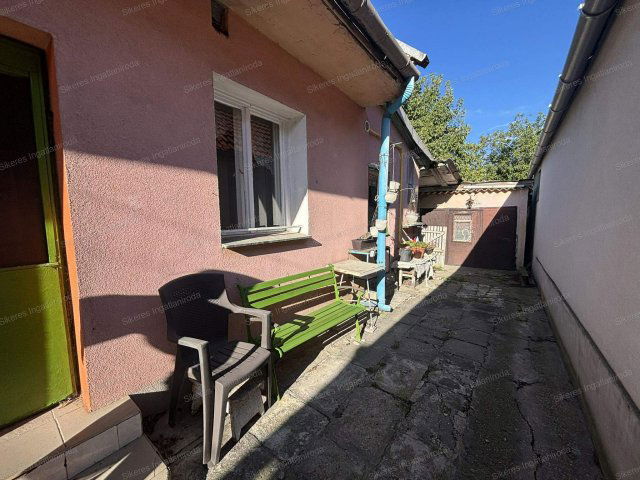 Eladó családi ház, Tatabányán 29 M Ft, 2 szobás