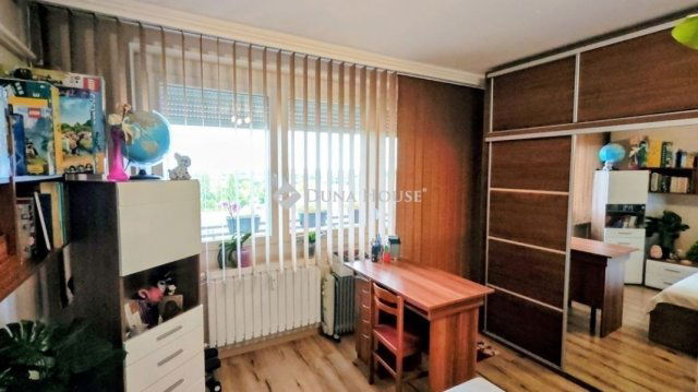 Eladó panellakás, Kecskeméten 29.9 M Ft, 1 szobás