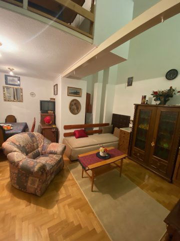 Eladó téglalakás, Budapesten, VI. kerületben, Nagymező utcában