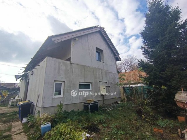 Eladó családi ház, Pándon 74 M Ft, 4 szobás