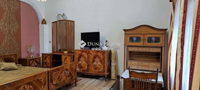 Eladó sorház, Budapesten, XVII. kerületben 192.5 M Ft, 11 szobás