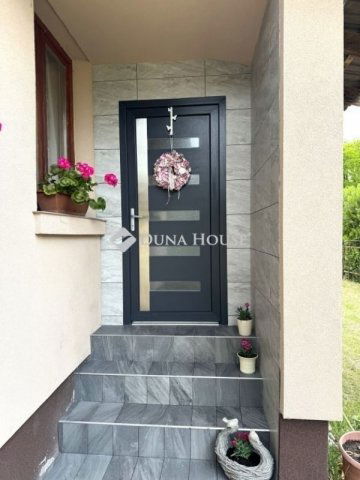 Eladó családi ház, Táborfalván 64.99 M Ft, 4 szobás