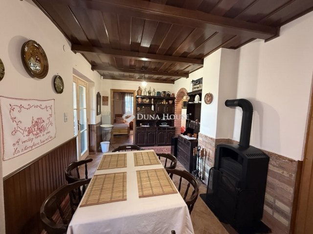 Eladó családi ház, Balatonfenyvesen 199 M Ft, 5 szobás