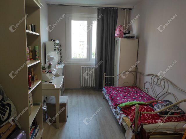 Eladó panellakás, Szegeden 47.9 M Ft, 3 szobás