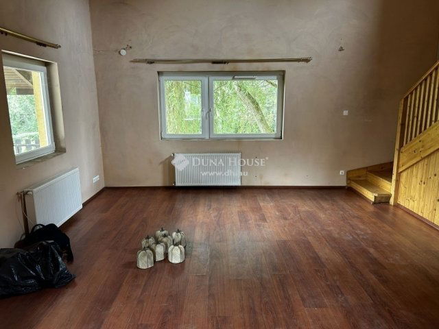 Eladó családi ház, Dunabogdányban 49.9 M Ft, 2 szobás