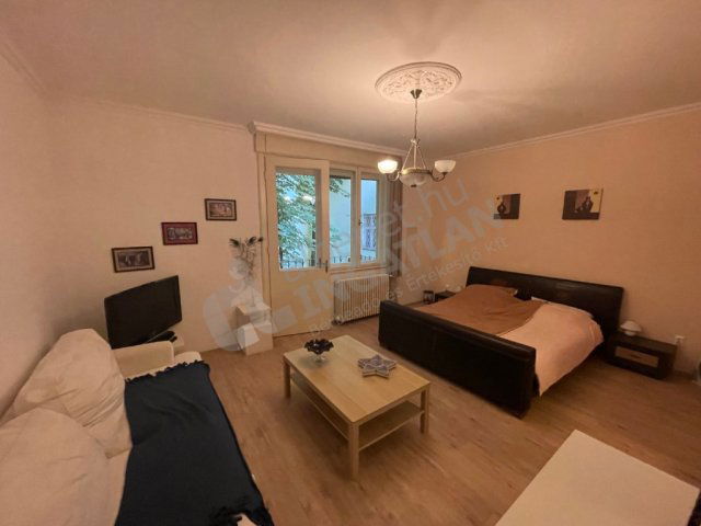Kiadó téglalakás, albérlet, V. kerületben, Váci utcában