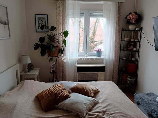 Eladó téglalakás, Pécsett 46.9 M Ft, 3 szobás