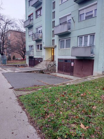 Eladó téglalakás, Tatabányán 37.9 M Ft, 2 szobás