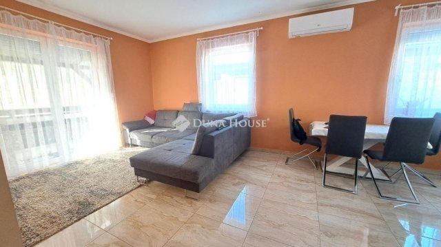 Eladó ikerház, Gyömrőn 119.9 M Ft, 5 szobás