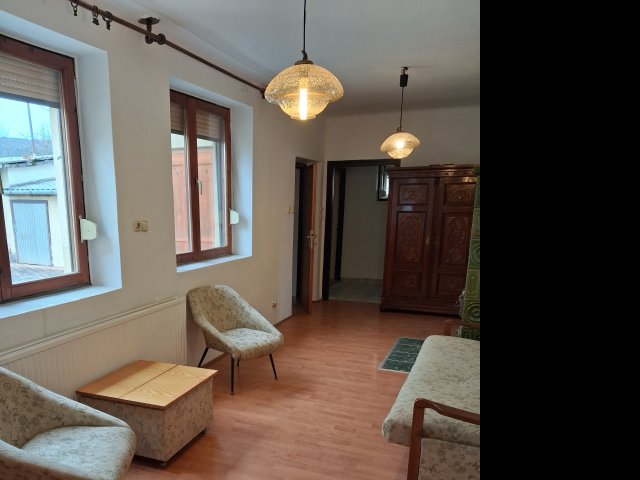 Eladó családi ház, Pécsett 79.9 M Ft, 4 szobás