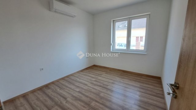 Eladó ikerház, Vasadon 82.9 M Ft, 4 szobás / költözzbe.hu