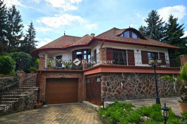 Eladó családi ház, Győrújbaráton 270 M Ft, 5 szobás