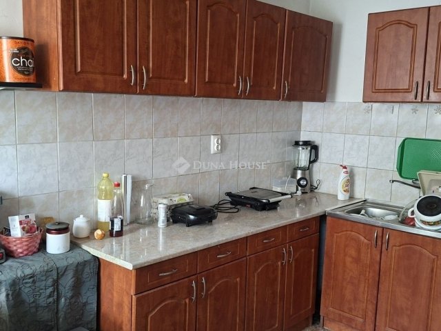 Eladó családi ház, Zámolyon 42 M Ft, 3 szobás