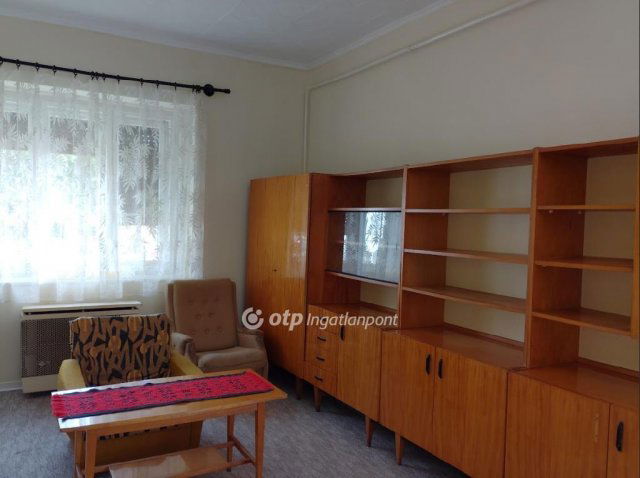 Eladó családi ház, Szentistvánon 14.45 M Ft, 1 szobás