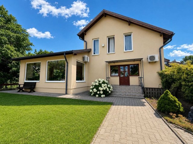 Eladó üzlethelyiség, Szigetszentmiklóson 175.9 M Ft, 3 szobás