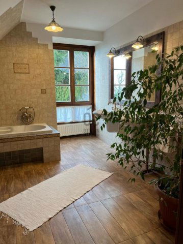 Eladó családi ház, Nagykovácsiban 235 M Ft, 5 szobás