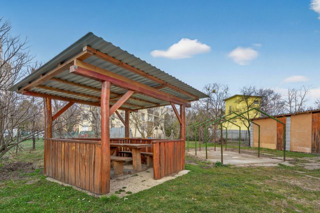 Kiadó családi ház, albérlet, Tatán 260 E Ft / hó, 2 szobás