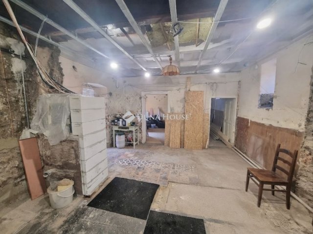 Eladó családi ház, Velencén 61.9 M Ft, 2 szobás