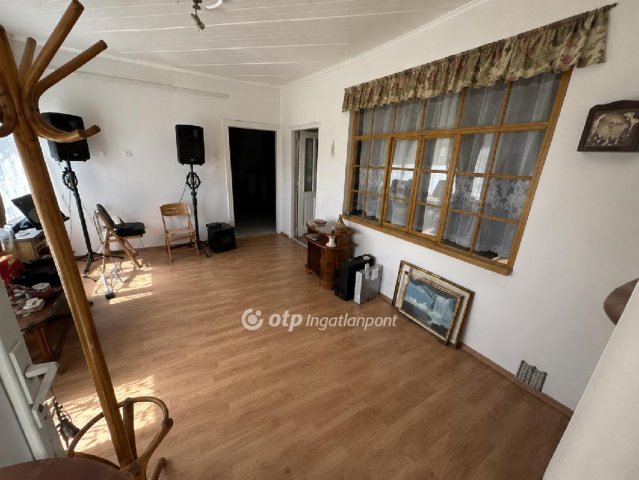 Eladó családi ház, Szentdomonkoson 30 M Ft, 2 szobás