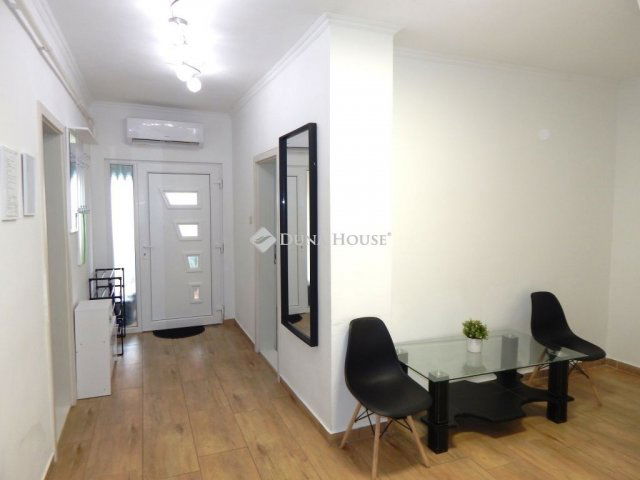 Eladó családi ház, Siófokon 140 M Ft, 5 szobás