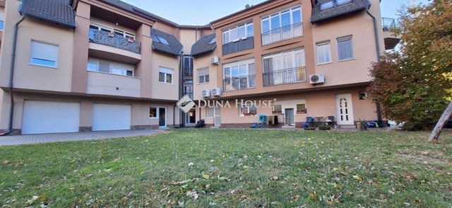 Eladó téglalakás, Kecskeméten 68.4 M Ft, 3 szobás