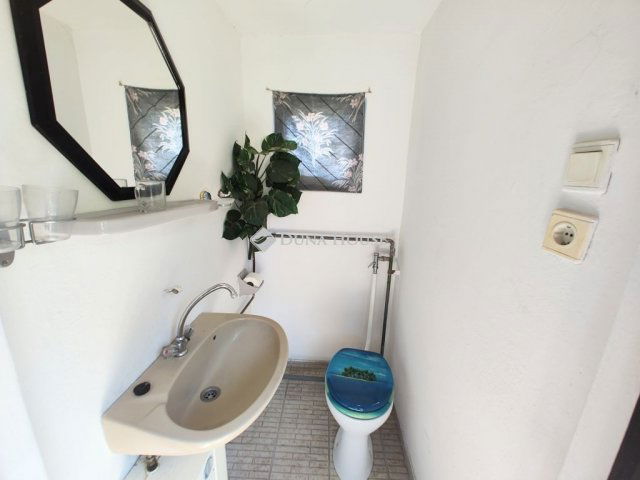 Eladó családi ház, Szegeden 27.5 M Ft, 2 szobás