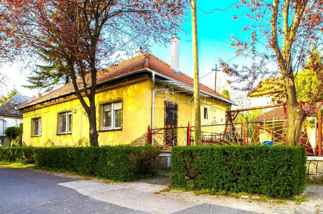 Eladó családi ház, Törökbálinton 99 M Ft, 4 szobás