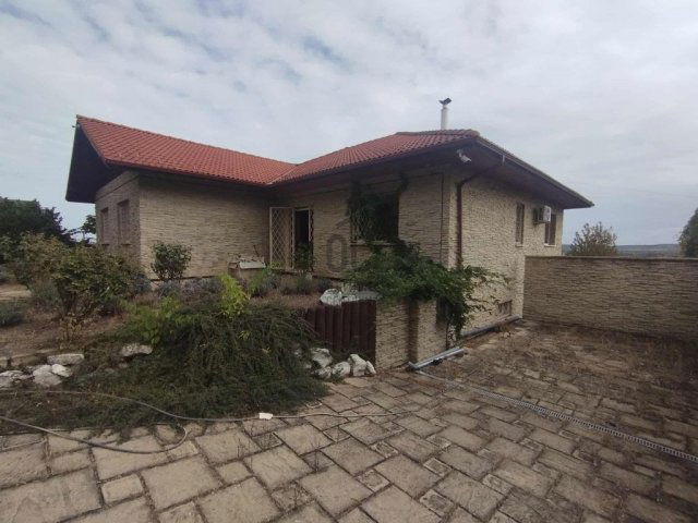 Eladó családi ház, Csomádon 147 M Ft, 6 szobás