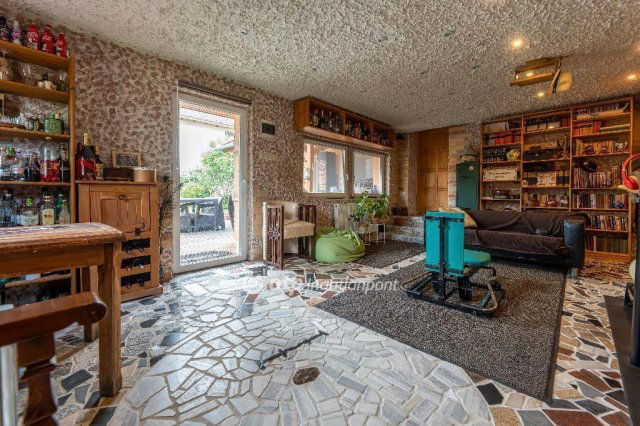 Eladó családi ház, Velencén 179.9 M Ft, 4 szobás