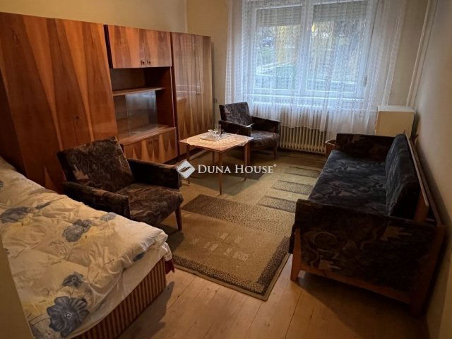 Eladó családi ház, Bakonycsernyén 48 M Ft, 3 szobás