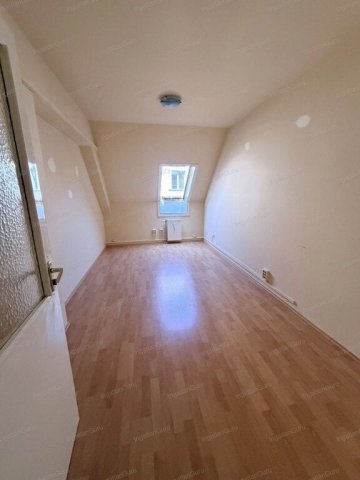 Kiadó iroda, Kecskeméten 226 E Ft / hó, 5 szobás