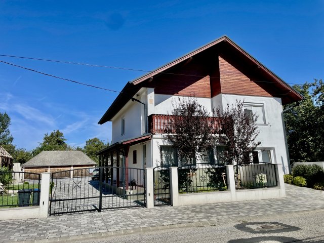 Eladó családi ház, Tésen 98 M Ft, 4 szobás