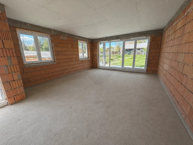 Eladó családi ház, Veresegyházon 119.99 M Ft, 5 szobás