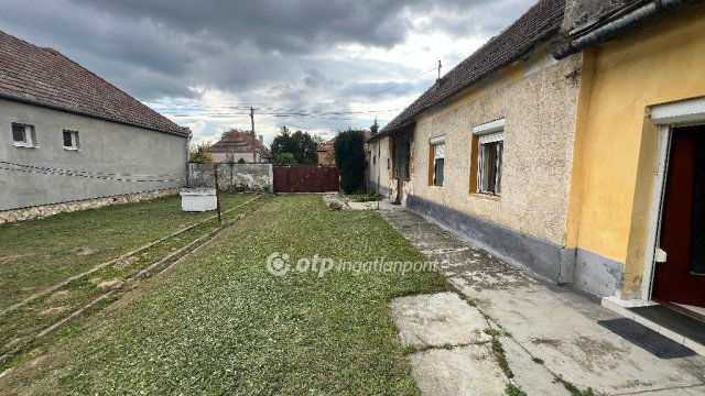 Eladó családi ház, Csóton 12.9 M Ft, 3 szobás