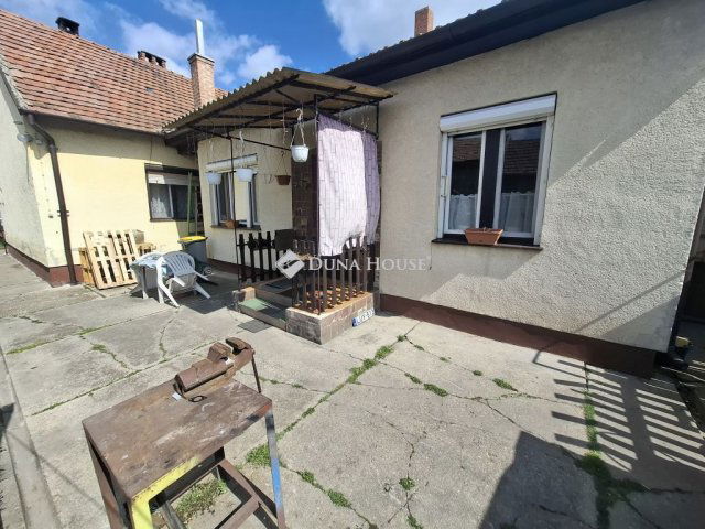 Eladó ikerház, Kiskunfélegyházán 37.9 M Ft, 3 szobás