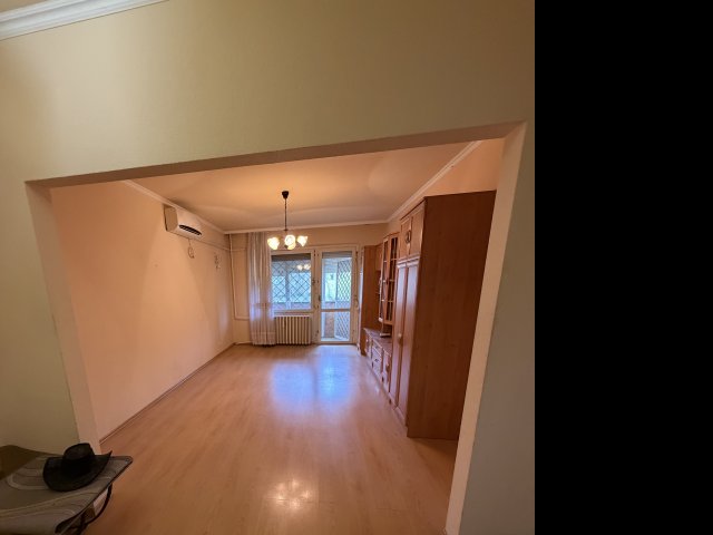 Eladó panellakás, Szegeden 53.9 M Ft, 2 szobás