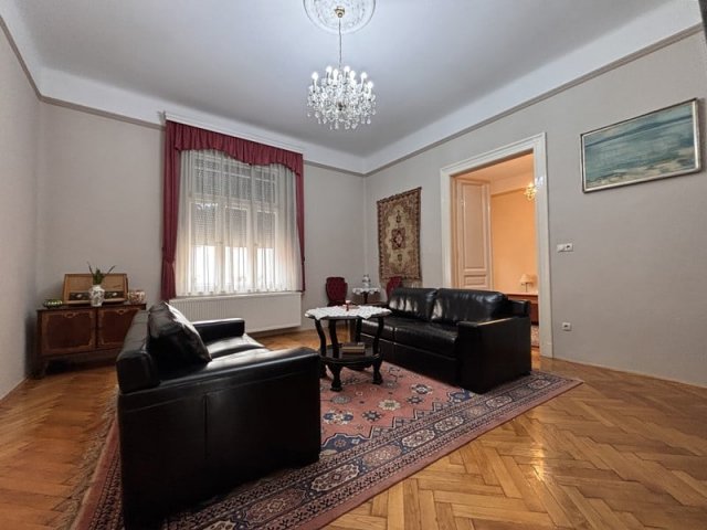 Eladó téglalakás, Pécsett, Zrínyi Miklós utcában 129.753 M Ft