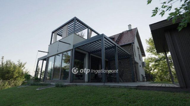 Eladó nyaraló, Tihanyban 499 M Ft, 6 szobás