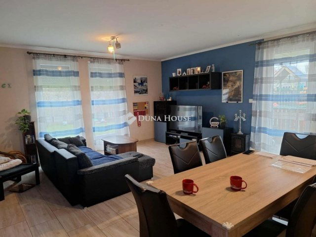 Eladó ikerház, Szigethalmon 103 M Ft, 5 szobás