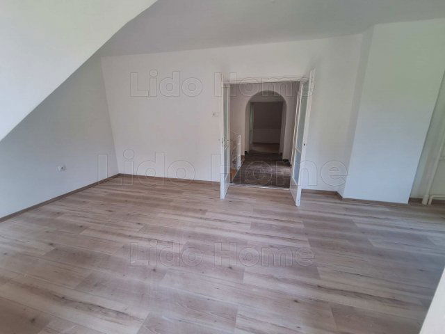 Eladó családi ház, Kaposváron 36.9 M Ft, 21 szobás