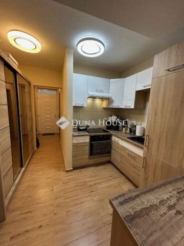 Eladó téglalakás, Mosonmagyaróváron 58900 M Ft, 2 szobás