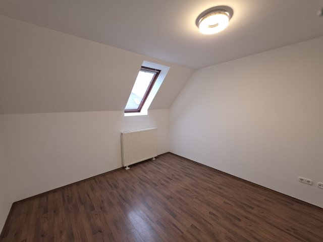 Eladó téglalakás, Budapesten, XVII. kerületben 0.22 M Ft