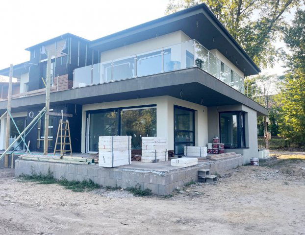 Eladó téglalakás, Szigetszentmiklóson 89.7 M Ft, 4 szobás