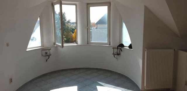 Eladó téglalakás, Tatabányán 77 M Ft, 4 szobás