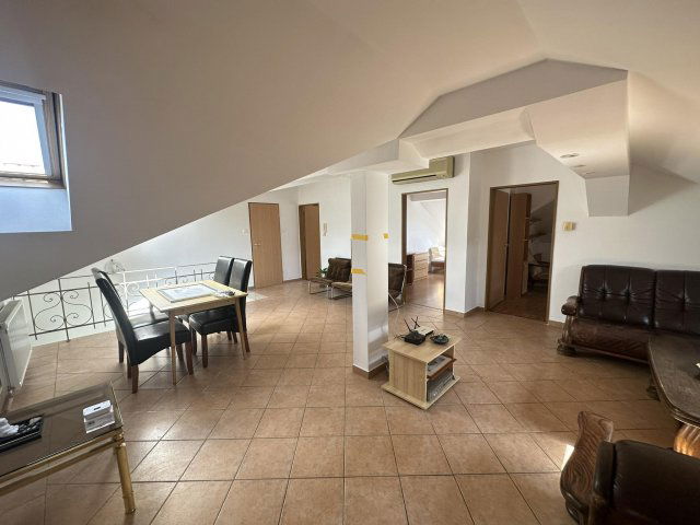 Kiadó téglalakás, albérlet, Pécsett 260 E Ft / hó, 4 szobás